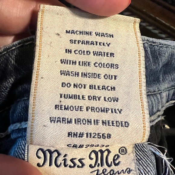Miss Me Jeans Mid Rise Curvy Boot Size 33 Med Wash - Picture 11 of 11